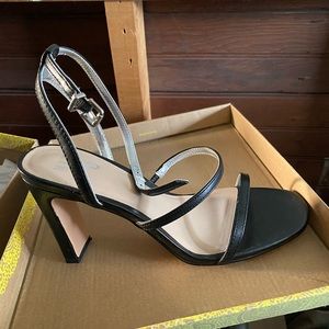 Aliciana Heeled sandal
